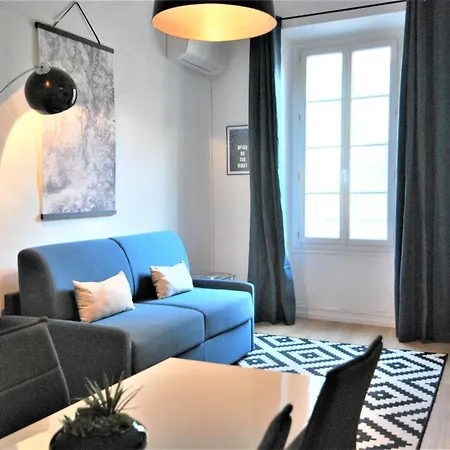 - Close To Place Massena *