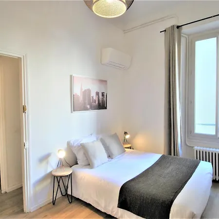 - Close To Place Massena Διαμέρισμα